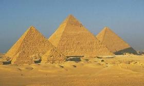 Bilinmeyen Yönleri ile Piramitler